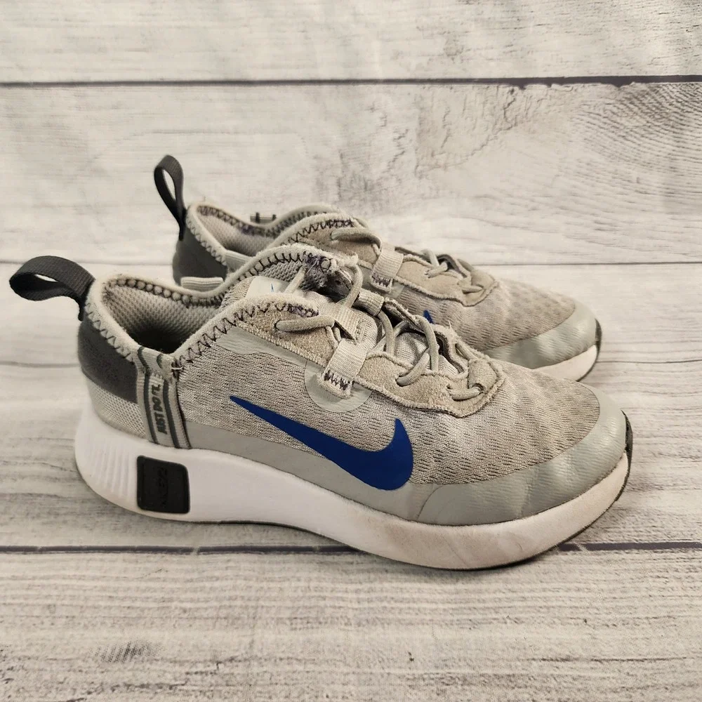 Nike WearAllDay Kids 11.5C Wolf Grey Royal Blue Running Shoes DA3266-005